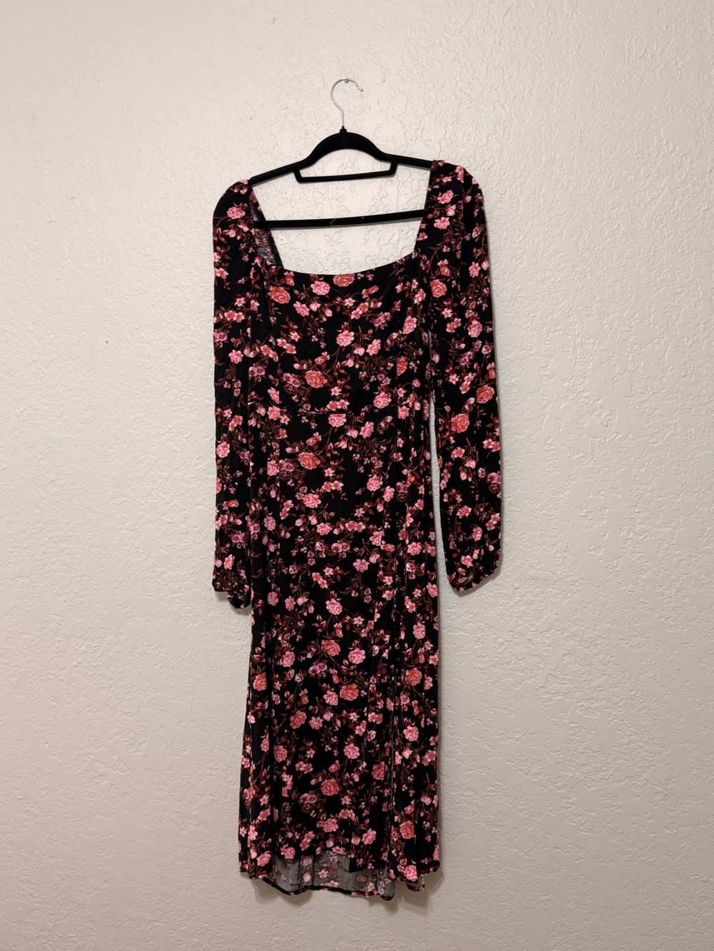 Francesca's Collections Black Midi Dress with Pink Floral Print